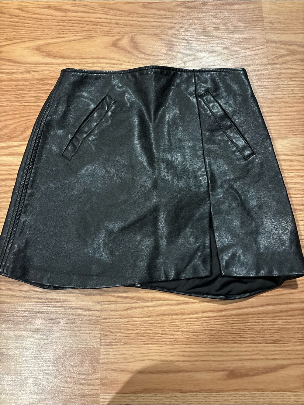 Blank NYC Black Faux Leather Mini Skirt with Front Slit and zipper back size 26